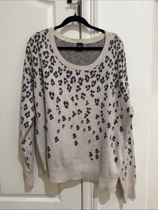 GAP Sweaters - Will be sold by 9am tomorrow if you want buy it tonight :)